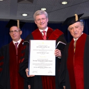 ראש ממשלת קנדה, סטיבן הארפר, קיבל תואר דוקטור לשם כבוד מטעם אוניברסיטת תל-אביב
